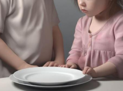 Молодая мать лишила еды дочь-младенца и 3-летнего сына в Волгограде