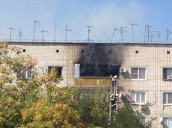 Двое человек пострадали на пожаре в 5-этажном общежитии в Волгограде