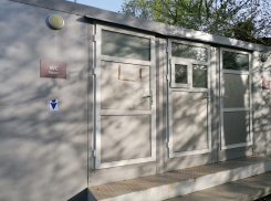 Волгоградцев вынуждают снимать штаны в кустах в самом популярном для отдыха парке