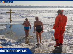 Очереди собрали Крещенские купания в Волгограде: «Такое бывает лишь раз в год!»