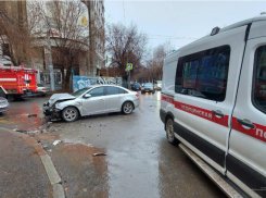 19-летняя волгоградка на Mazda устроила ДТП: пострадали трое