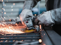 В Волгоградской области стали производить меньше компьютеров, машин и табака