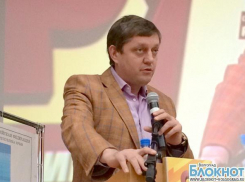 Олег Пахолков: Англо-саксонский мир как не любил нас, русских, так и не будет нас любить