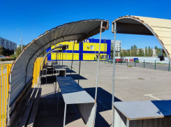 Усилить бюрократию порекомендовала мэрия Волжского в комментарии по сгоревшему рынку «Людмила»