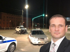 В Волгограде иномарка главы района попала в ДТП: есть раненый