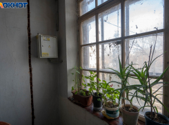 Поврежденные беспилотниками дома обследуют в Волгограде