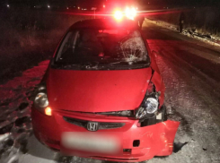 На дороге под Волгоградом насмерть задавили 26-летнюю девушку