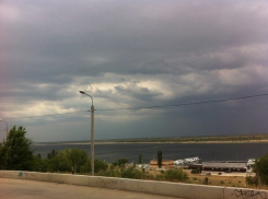 Волгоград и область ожидают ливни с градом и шквалистый ветер