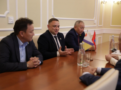 Глава Элисты побывал в Волгограде ради обмена опытом, но с мэром Марченко не встретился