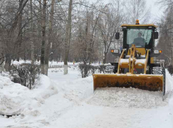 В Волгограде на случай сильных снегопадов готова дорожная техника