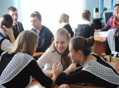 Власти Волгоградской области обещают повысить стипендии