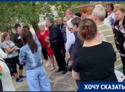 «Мы останемся на зиму с детьми без газа»: народный сход устроили в Волгограде