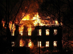 В собственном доме под Волгоградом заживо сгорел мужчина