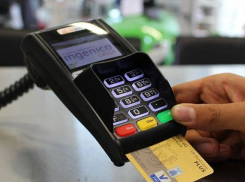 Звонили из полиции и банка: в Волгограде бухгалтер медцентра осталась без 2 млн рублей из-за сервиса подмены номеров