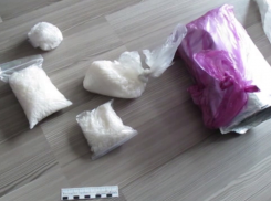 Семья из Екатеринбурга торговала спайсом и «солями» в Волгограде 