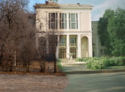 Тогда и сейчас:  Дворец культуры и техники тракторного завода, где выступал молодой Иосиф Кобзон