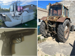 Пистолет, сельский клуб, плавучая дача со смертоносным прошлым и трактор: что может купить волгоградец на одну зарплату