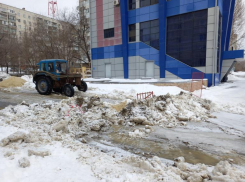 В Центральном районе Волгограда коммунальщики устранили аварию на теплосети