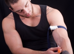 В Волжском студенту из ВолГТУ грозит 7 лет тюрьмы за контрабанду анаболиков