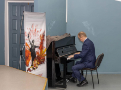 Музыкальный талант внезапно проснулся у волгоградского депутата