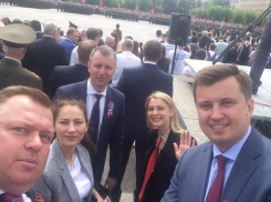 Известные волгоградцы выложили в интернет свои фотографии с празднования Дня Победы