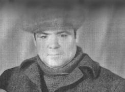 Мужчина с татуировкой в виде женского лица на плече бесследно исчез в Волгограде