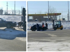 Попытка волгоградца переехать на Hyundai Accent бетонную тумбу не увенчалась успехом