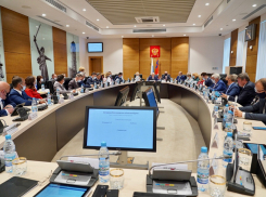 В Волгоградской области с ветхими зданиями под снос хотят бороться с помощью инвесторов