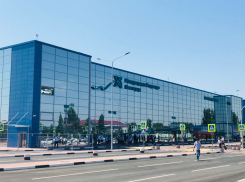 В самолете Волгоград-Москва со 154 пассажирами сам выключился двигатель 