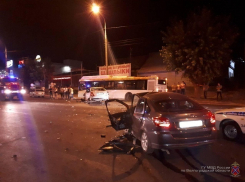 Тройное ДТП с автобусом в Волгограде: трое в больнице