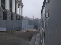 Загаженный туалет на набережной в Волгограде назвали позором мэра Марченко