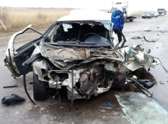 Жуткое ДТП на трассе под Волгоградом: 23-летний водитель погиб, еще 5 человек в больнице