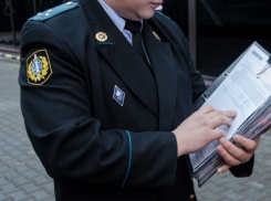 В Волжском экс-начальнику отдела судебных приставов грозит 6 лет колонии за мошенничество