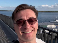 Звезда сериала «Бригада» Сергей Безруков нашел родное на волгоградской набережной