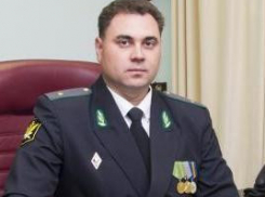 Суд Волгограда определил меру пресечения: главе ФССП запретили пользоваться интернетом и выходить ночью из дома