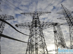 Порывистый ветер оставил без электричества несколько районов Волгоградской области