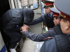 Похитившего 115 тысяч из букмекерской конторы мужчину задержали в Волгограде