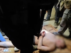 Стрельбу в многоквартирном доме устроил волгоградец со Спартановки — видео 