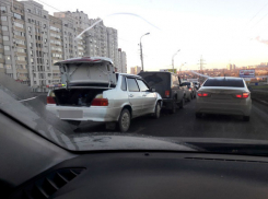 Волгоградцы не могут добраться в центр из-за парализованного движения