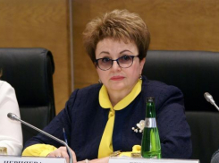 Девочка из маленького хутора, ставшая волгоградским доктором, отмечает 59-летие