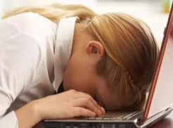 Две 16-летние студентки колледжа в Волгограде потеряли сознание на парах 