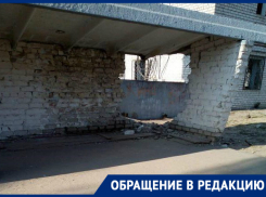 Остановка в Тракторозаводском районе рушится на глазах у волгоградцев