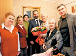  «Красный октябрь» поздравил со 100-летием ветерана труда завода Виктора Ивановича Богданова