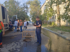 В Волгограде при устранении засора в канализационном люке погибли двое рабочих 