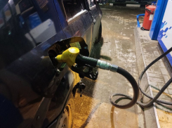 Цены на бензин снова «заморозили» в Волгограде 