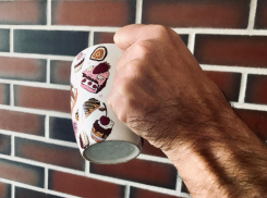 Мужчина убил друга кружкой за оскорбление семилетней дочки в Волгоградской области 