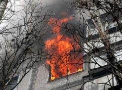 В 16-этажке на севере Волгограда из-за пожара эвакуировали 35 человек: 1 пострадал