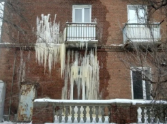 Пять семей по суду выселяют из аварийного дома в Волгограде: «Мы никуда не поедем»