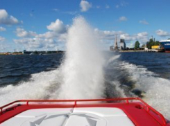 Волгоградские полицейские разыскивают юнгу, укравшего лодку и ружье