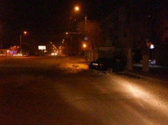 На севере Волгограда Daewoo Nexia влетела в столб: трое ранены 